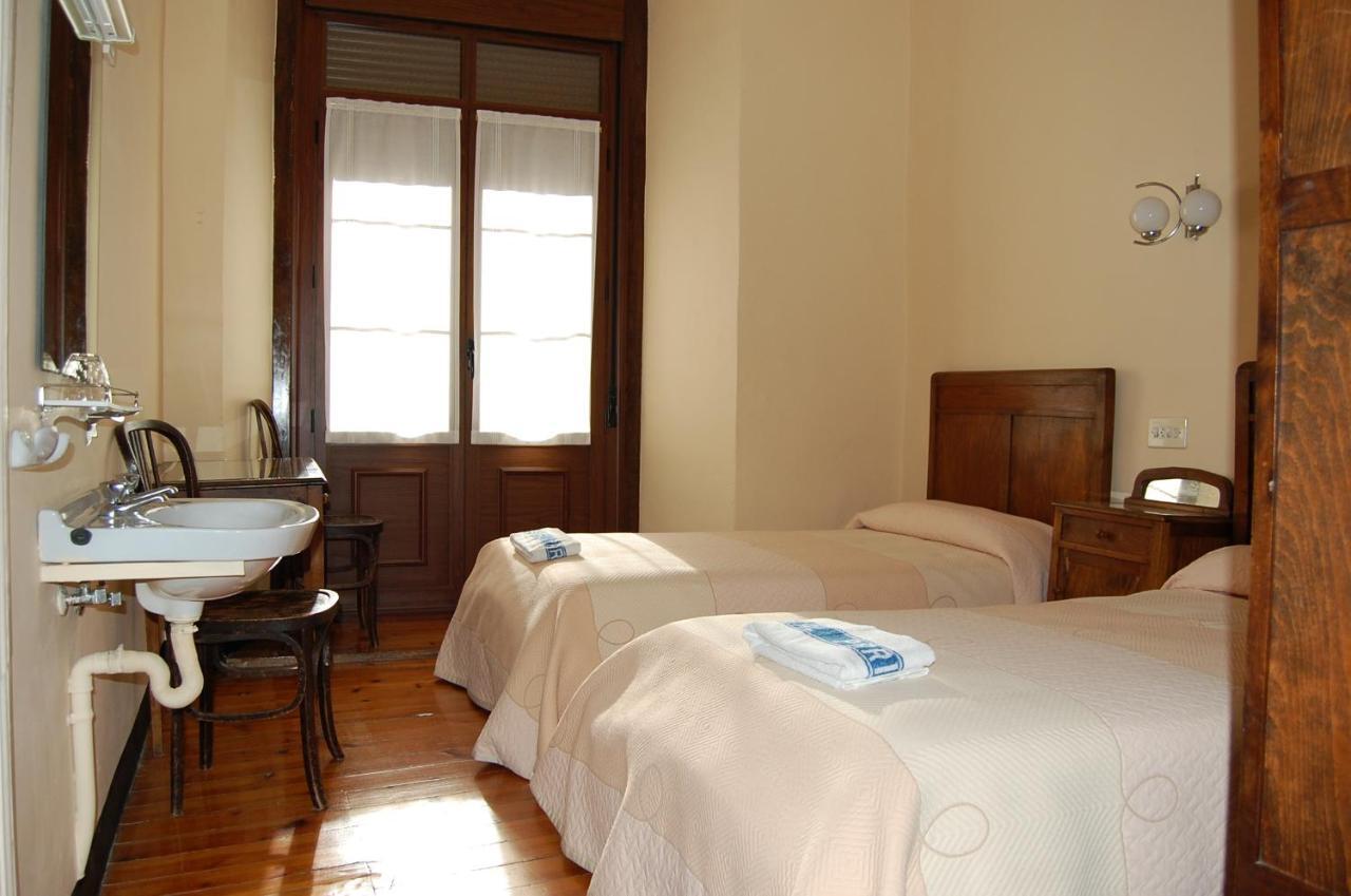 Hostal Paris Jaca Room photo